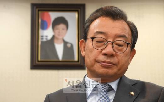 말 바꾼 이정현 "탄핵 감행시 손에 장 지지겠다고 한 적 없다" | 인스티즈