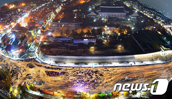 2016년 12월 청와대 촛불시위. © 뉴스1