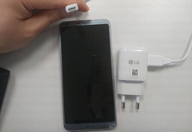 LG의 G6의 충전 코드 USB 3.0