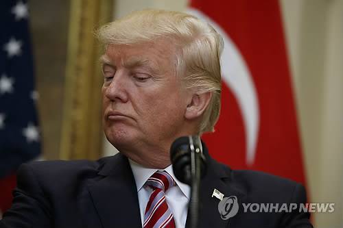 백악관에서 기자회견 하는 도널드 트럼프 미국 대통령. [AP=연합뉴스]