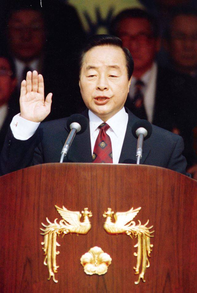 迵  Ӱ ÿ  ô  ȴ. 1993.2.25