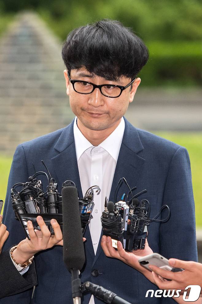 문재인 대통령 아들 문준용씨의 채용 특혜 제보를 조작한 혐의로 구속된 이유미씨의 조작 과정에 개입한 혐의로 사전구속영장이 청구된 이준서 전 국민의당 최고위원. 이 전 최고위원은 11일 오전 영장심사를 위해 서울남부지법에 출석한다. 2017.7.3/뉴스1 © News1 성동훈 기자