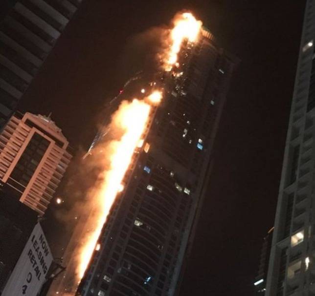 세계 최고층 빌딩 가운데 하나인 아랍에미리트(UAE) 두바이의 '토치타워'에서 화재가 발생했다. (사진=BBC)