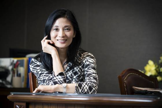 은퇴 후 첫 에세이집을 발간한 강수진 국립발레단 예술감독. 장진영 기자