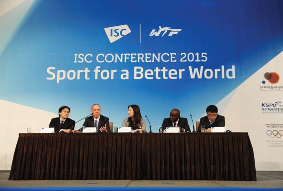 지난해 10월 서울 프라자호텔에서 열린 IOC 컨퍼런스. 백드롭에 IOC 로고가 보인다.