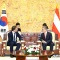 오스트리아 총리와 대화 나누는 문재인 대통령