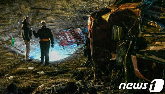 형체도 알아보기 힘든 북마케도니아의 추락 버스