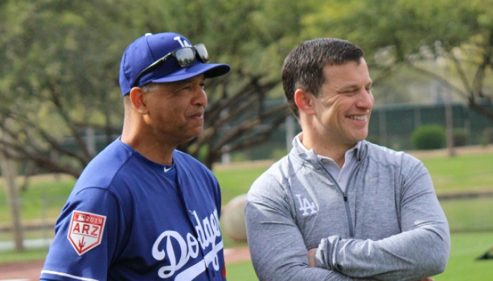 [캠프포토]로버츠 감독,프리드먼 사장의 즐거운 훈련보기