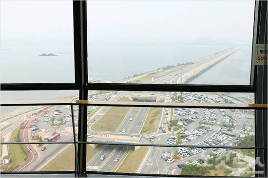 시화나래 전망대에서 본 대부도 가는 길 (사진=최선미 기자)