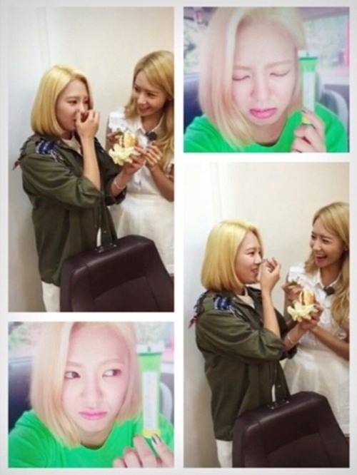 ['백만라이크'에서의 벌칙을 수행 중인 효연. 사진=효연 SNS]