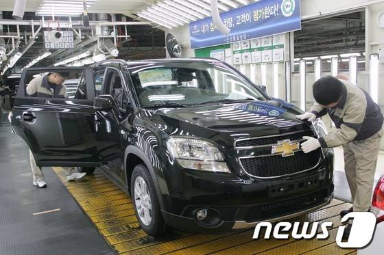 한국지엠 군산공장 올란도 생산라인 © News1
