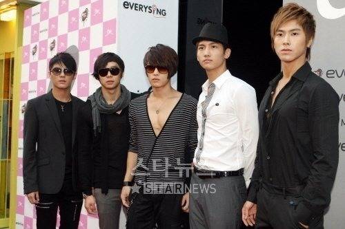 동방신기, 6년만에 해체국면..韓日활동 모두 중단