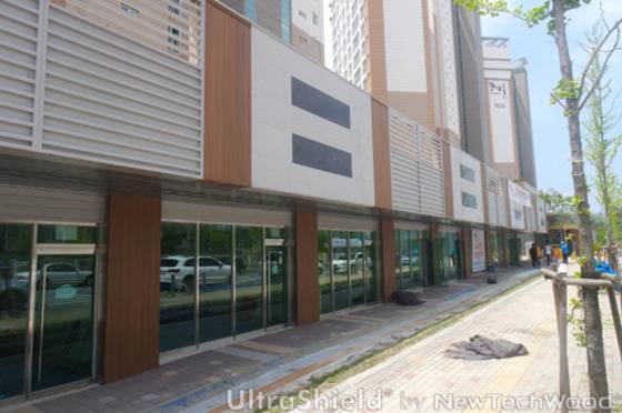 제천 코아루 아파트에 뉴데크를 시공한 모습 © News1