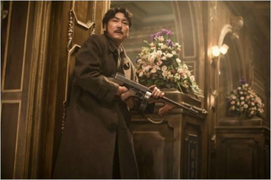 속사포 (영화 <암살> 스틸컷)