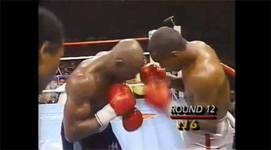 1987년 4월 6일. 마빈 헤글러와의 대결. 최종판정으로 레너드가 헤글러를 이기는 장면./ 사진 = 유튜브 영상 캡쳐(https://www.youtube.com/watch?v=cTCePWPn16I )