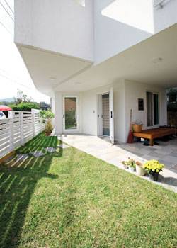 임형남, 노은주 건축가가 설계한 경기 의정부 주택의 마당.