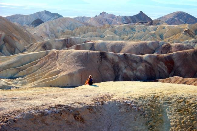 A peek at the vibrantly colored badlands of Zabriskie Point at California’s Death Valley National Park. (Julie Jackson/The Korea Herald)