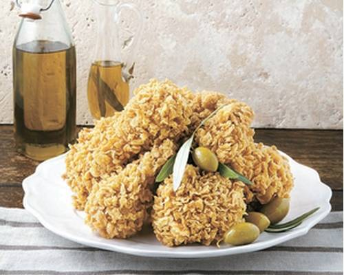 BBQ치킨의 대표 메뉴 황금올리브치킨은 육질이 좋은 10호 닭만 사용한다.