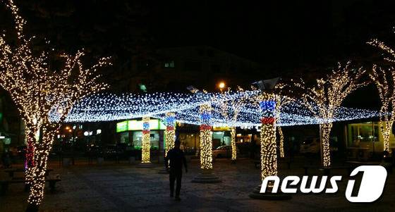 복정동 빛축제 빛 터널 모습(성남시 제공)© News1