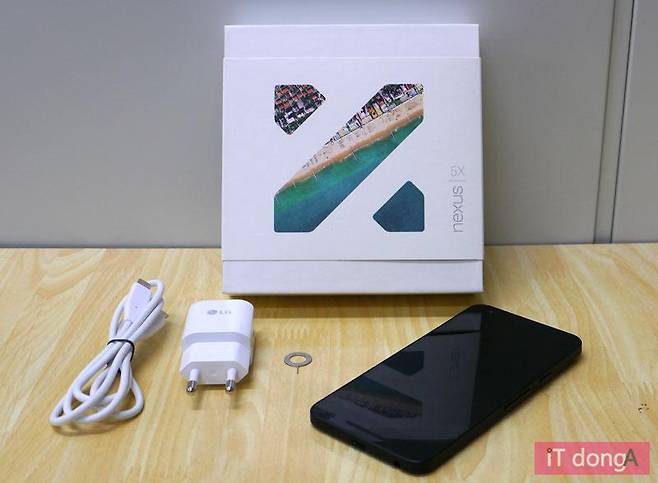 넥서스5X의 구성품