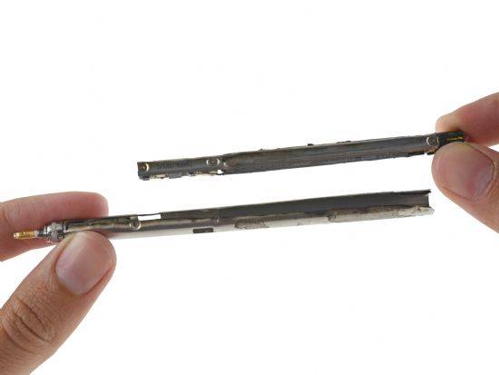 아이펜슬 내부를 수리하기 위해서는 전동공구를 활용해 내부를 분해해야하는 탓에 재조립이 어렵다. (사진=아이픽스잇)