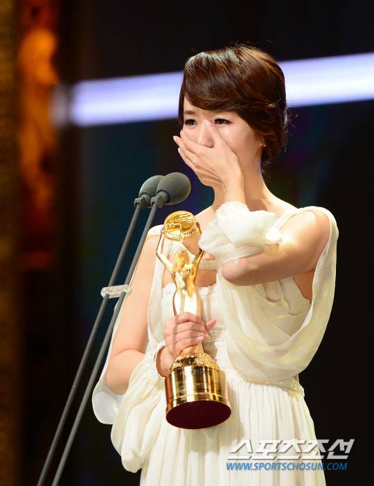 [포토] 이정현 '눈물의 여우주연상'