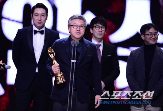 [포토] 청룡영화상 최우수작품상은 '암살'