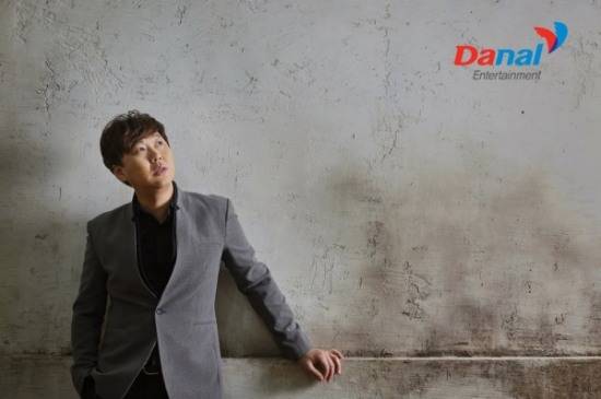 [돌아온 '발라드 황제' 가수 변진섭. 사진제공 = 다날 엔터]