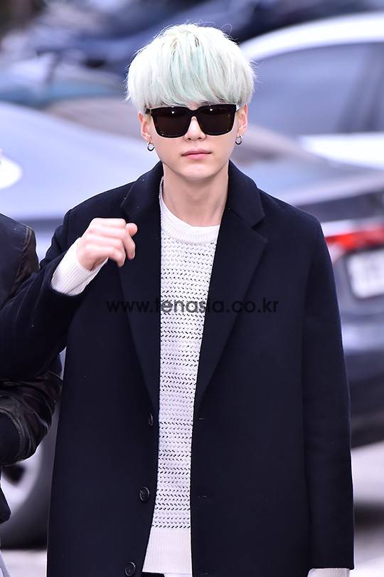 그룹 방탄소년단(랩몬스터,진,슈가,제이홉,지민,뷔,정국) 멤버 슈가가 18일 오전 서울 여의도동 KBS신관에서 열린 ‘뮤직뱅크’ 리허설에 참석하고 있다.