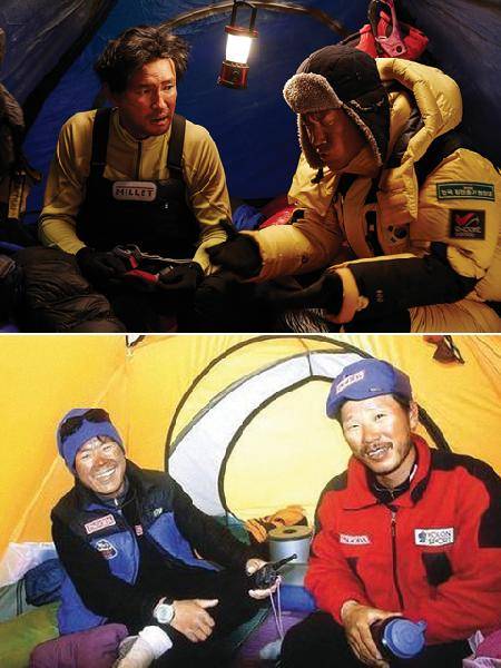 [월간산](위)영화 속 엄홍길 대장과 박무택 대원. (아래)실제 엄홍길 대장과 생전의 박무택 대원의 모습. 2002년 5월 에베레스트 원정 당시 모습이다.(사진 제공 엄홍길)