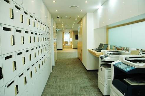 사무실 공유 서비스 업체 ‘토즈’의 비즈니스 센터는 입주자들이 공동으로 사용할 수 있는 노트북과 복사기, 팩스 등 사무자동화 기기를 갖추고 있다. /토즈 제공