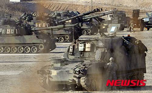 【포천=뉴시스】최동준 기자 = 남북 간 긴장이 고조되고 있는 10일 경기 중부전선에서 미군들이 경계태세를 유지하고 있다. 2016.01.10.   photocdj@newsis.com