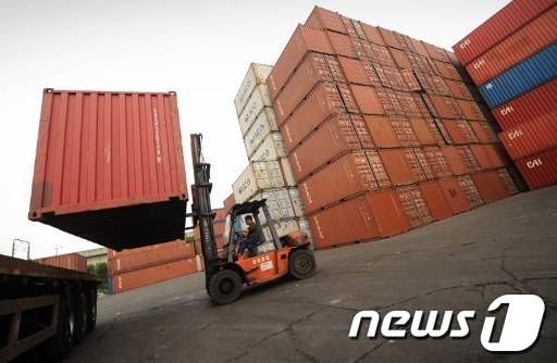 중국 상하이 바오샨 지구 수출항. © AFP=News1