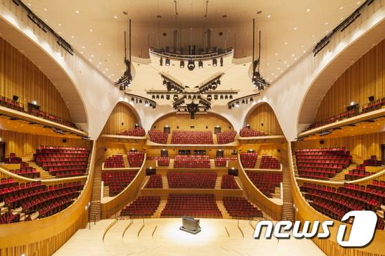 객석 방향에서 본 롯데콘서트홀 © News1