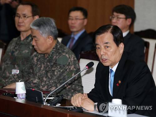 모두발언하는 한민구 장관     (서울=연합뉴스) 한종찬 기자 = 한민구 국방부 장관이 19일 오후 서울 용산구 국방부에서 열린 '대북 전문가 초청 워크숍'에서 모두발언을 하고 있다. 외부 전문가들이 참여한 이 워크숍에서 국방부는 북한 핵실험에 관한 분석 결과를 공유하고 대응 방안을 모색한다. 2016.1.19     saba@yna.co.kr