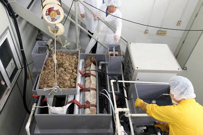 원자력연이 한국전력기술에 이전한 복합동전기 제염설비.