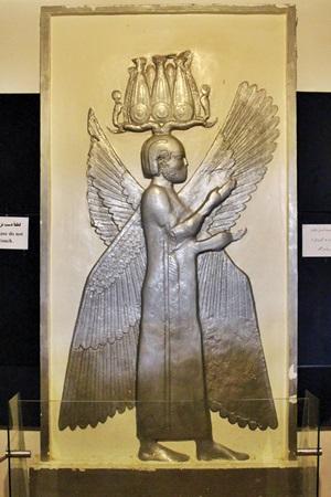 [월간산]키루스 대왕의 동상.