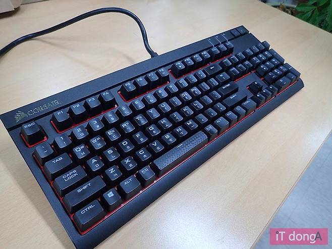 커세어 스트레이프 키보드