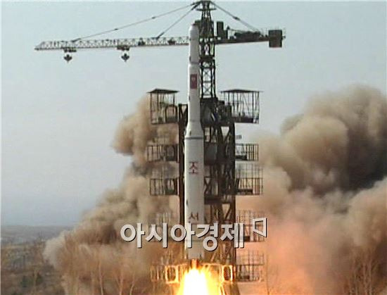 북한이 장거리 로켓(미사일) 발사 예정 기간을 앞당긴 것은 미국 프로풋볼(NFL) 결승전인 '슈퍼볼'이 열리는 슈퍼볼 선데이인 7일(현지시간)을 맞추기 위한 것이란 추측도 나온다.