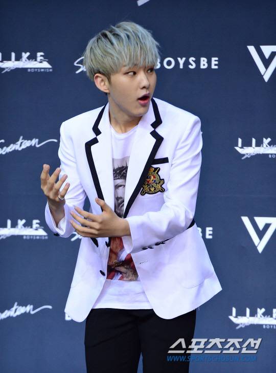[포토] 세븐틴 호시 '헉 이건~'