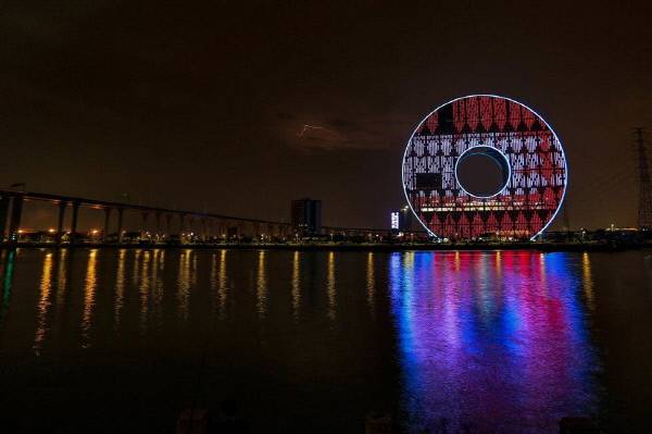 광저우서클의 야경. &nbsp;사진 BBC