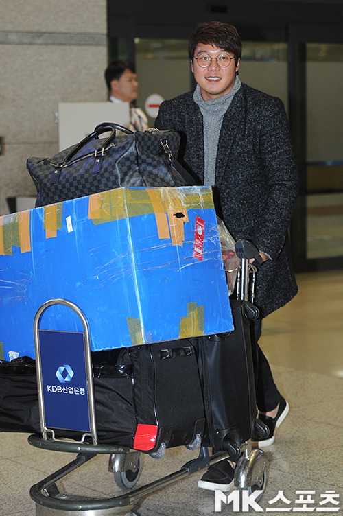 LG 트윈스의 류제국이 5일 인천공항을 통해 귀국했다. 사진(인천공항)=곽혜미 기자