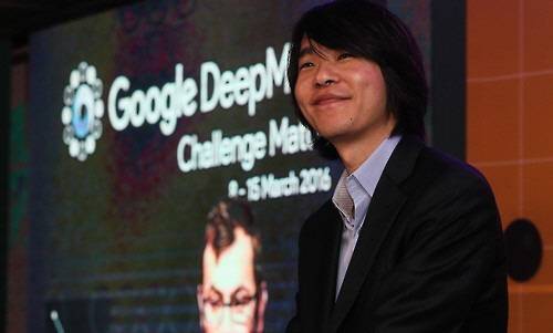 2월 22일 서울 성동구 홍익동 한국기원 대국장에서 열린 이세돌-알파고 ‘구글 딥마인드 챌린지 매치’ 기자간담회에서 환하게 웃고있는 이세돌 9단. /연합뉴스