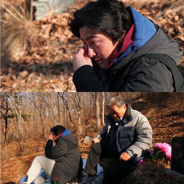 안정환이 KBS2 ‘인간의 조건-집으로’에 출연해 눈물을 흘리고 있다. KBS 제공