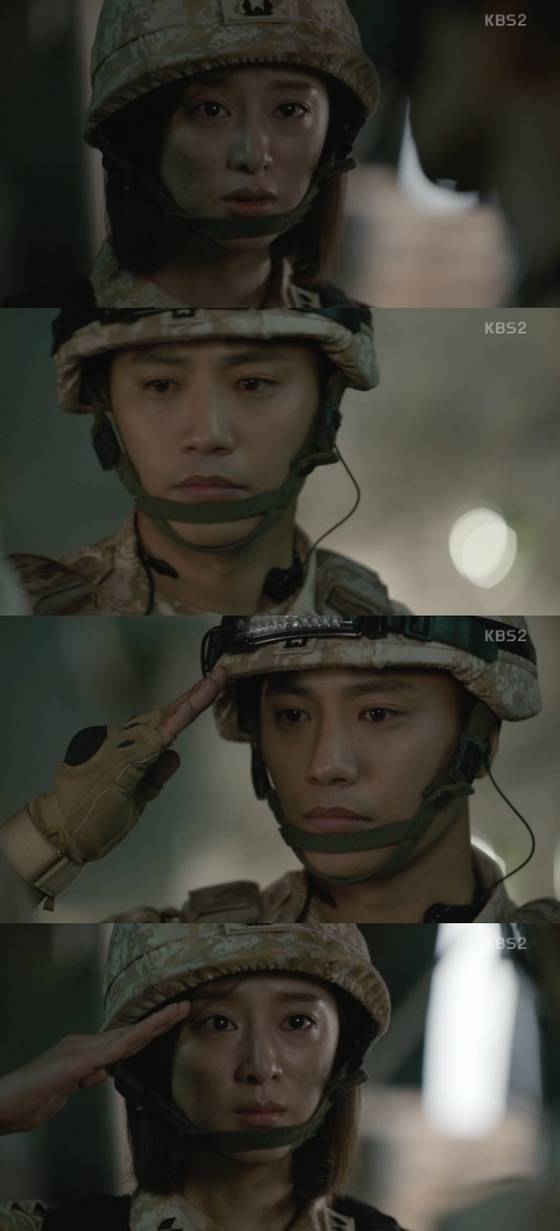 '태양의 후예' 진구가 김지원의 생존을 확인했다.  © News1star / KBS2 '태양의 후예' 캡처