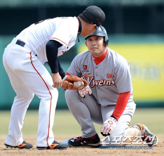 [포토] 정의윤, 근우형 저 왔어요~