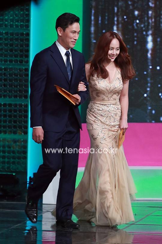 유오성과 유진이 입장하고 있다. (한국PD대상)