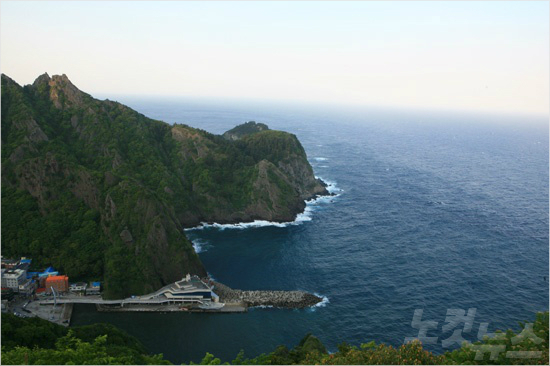 바닷빛이 가장 아름다운 삼선암~섬목. (사진=여행박사 제공)