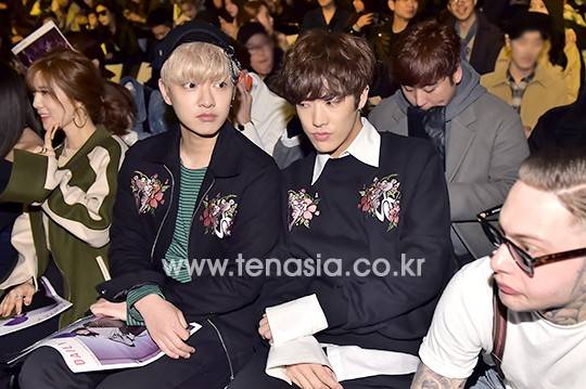 크로스진 신, 타쿠야가 23일 오전 서울 동대문디자인플라자(DDP)에서 열린 ‘2016 F/W 헤라 서울 패션위크’ 참스 패션쇼에 참석하고 있다.