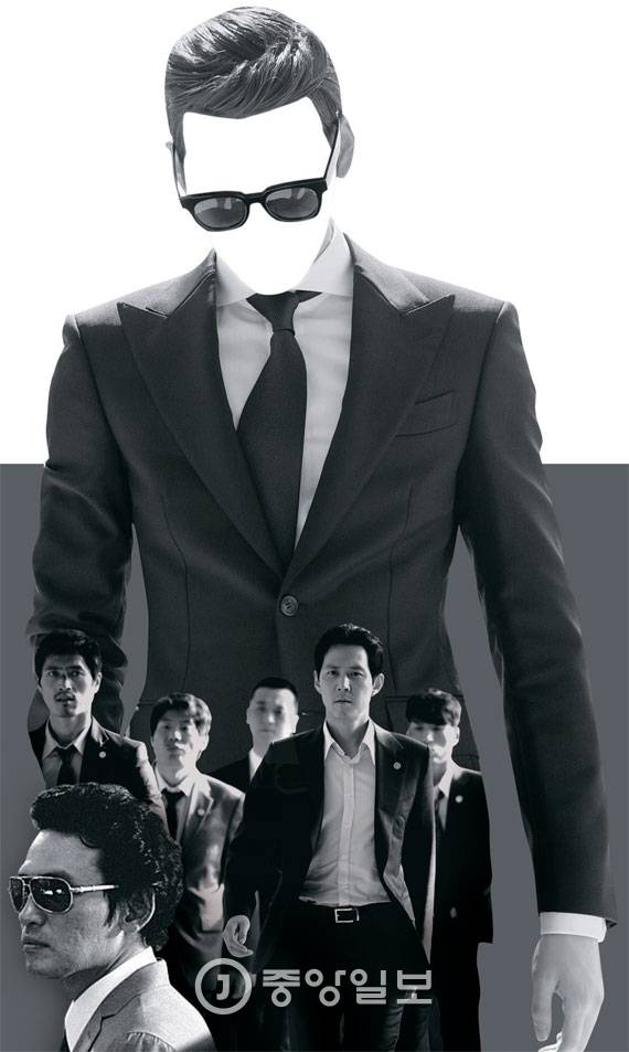 영화 ‘신세계’에서 ‘골드문’은 건설·유통·대부업을 하는 업체로 등장한다. 폭력조직이 자금력을 키워 여러 사업에 진출한 경우에 해당한다. 골드문의 실세 정청(황정민 분·왼쪽)과 그의 오른팔 이자성(이정재 분)이 3세대 조폭의 전형으로 묘사됐다. [중앙포토]